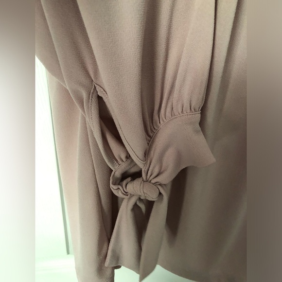 Banana Republic Square Neck tie on the sleeves Blouse top, size small - Picture 4 of 8